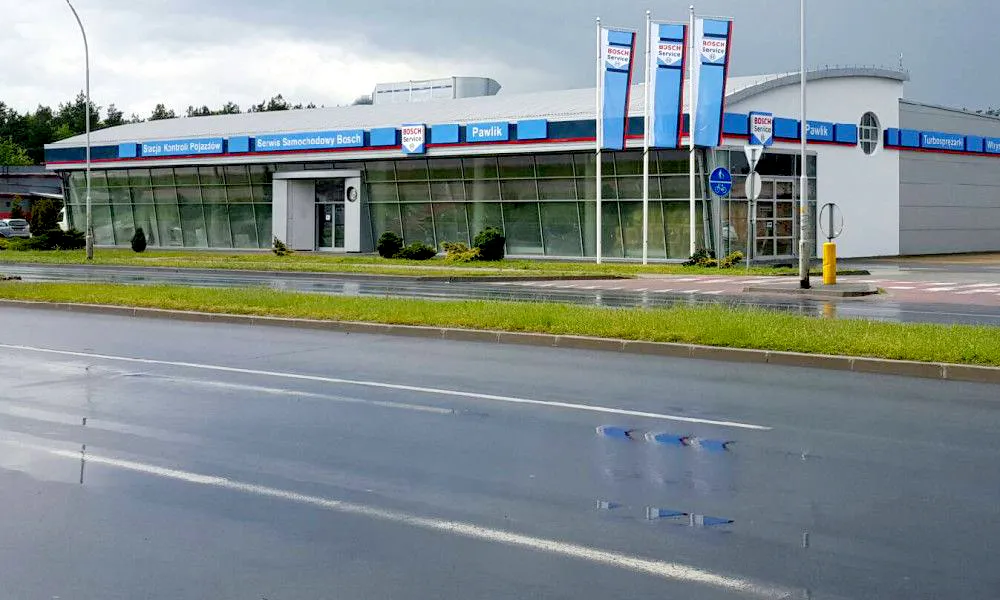 BOSCH Service car workshop