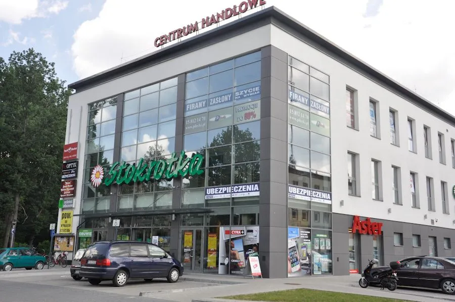 STOKROTKA retail pavilion — photo 4